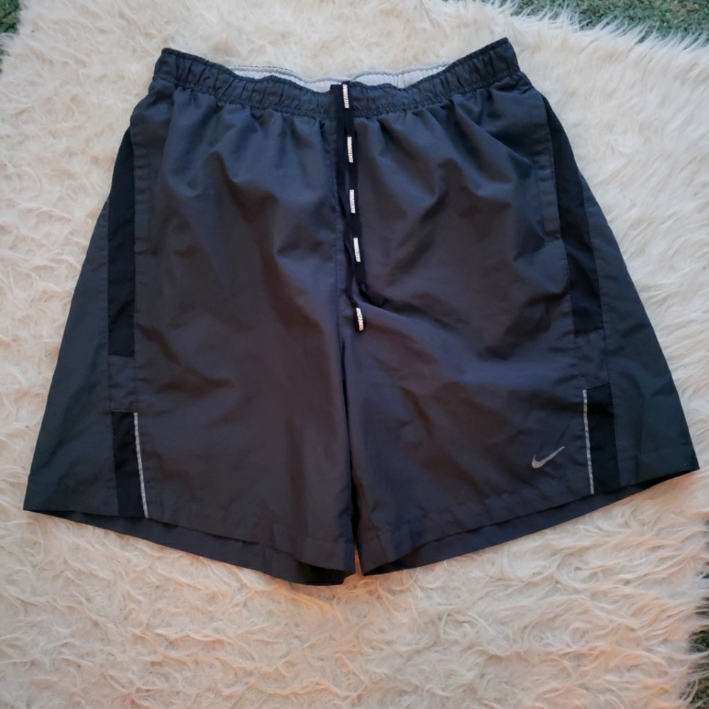 Mens size Large Nike running shorts